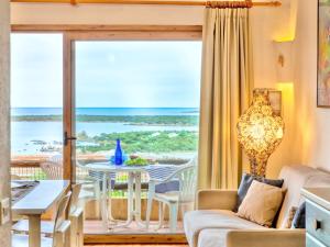 ISA-Residence Marineledda in Golfo di Marinella with sea view