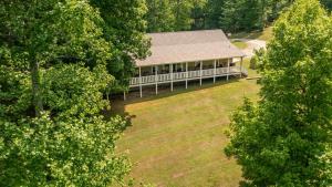 Leipers Fork Hilltop Home on 12 Private Acres near Franklin and Nashville