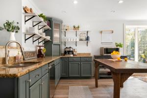 Leipers Fork Hilltop Home on 12 Private Acres near Franklin and Nashville