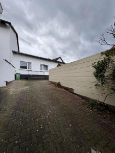 modernes Monteurhaus mit eigenem Parkplatz & Hof