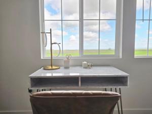 Luxury 4Bed 3Bath Roseville Home near Sports Complex and Galleria Mall