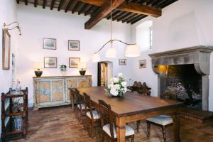 Chianti Vineyard Estate - Pool & Tennis