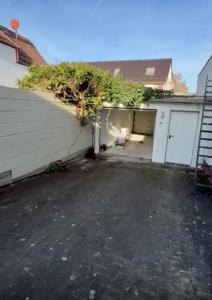 modernes Monteurhaus mit eigenem Parkplatz & Hof