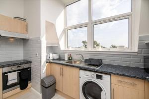 Cozy 2-Bedroom Flat in Central West London