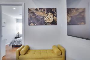 2BR Apt Near EWR & NYC • Workspace + Parking