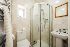 Primrose - Refurbished Family Home, With Rear Garden