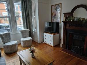 Spacious 4 Bedroom House, Garden, Nr Ipswich Town Centre with hot tub