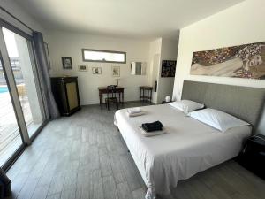 Villa 3 chambres - 1km plage St Cyprien - piscine - Porto vecchio
