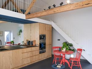 Sparrows Nest - Uk50109