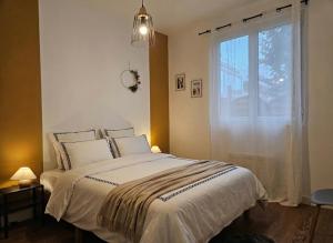 2 maisons réunies de plain-pied 6 chambres hypercentre et à 300 m de la plage Accueil humain