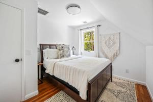 BlackBerry - Private home with Jacuzzi year-around