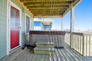 5458 - Pier 1 Retreat