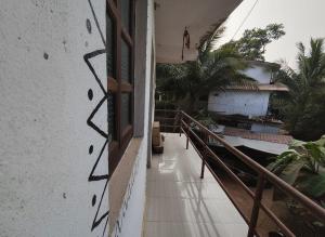 House 21 - Mid