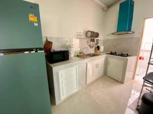 Holiday Pool Villa Bangsean Chonburi - 3 Bedrooms Villas up to 12 people