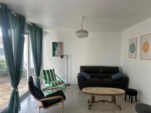 Maison avec jardin arboré et calme