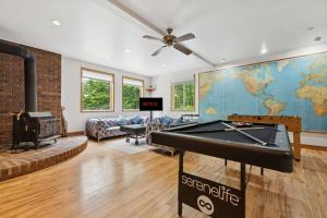 Modern Cottage Laurentians Private Pool & Nature