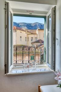 OLD TOWN 303