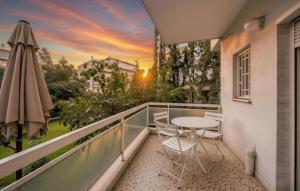 Xolargos Supreme Next to Metro