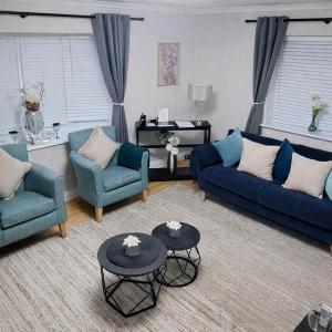 Rosie House 3 bedroom House in Sandbach with Parking