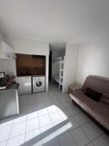 Studio cabine avec terrasse - port et plage