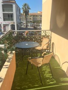 Studio cabine avec terrasse - port et plage