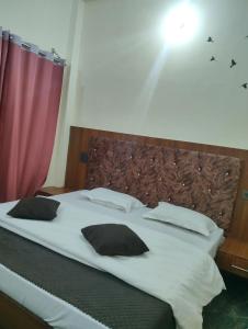 Nanda devi hotel