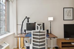 Chelsea 1 BR w Work Setup by Anyplace - 11436