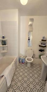 Cosy room in apartment tallaght