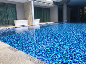 Spacious studio with Balcony on Bangtao beach