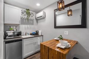 TilahStays 10 min to beach and nightlife