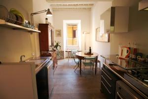 Trevi Fountain 2BR Apartment