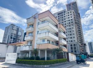 Praia, Churrasqueira e Hard Rock em Porto Belo