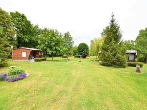 Quaint Bungalow near Insel Poel with Garden