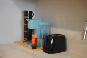 Stylish Minimalist 1BR in The Crosby