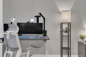 FiDi Studio w Work Setup by Anyplace - 11650