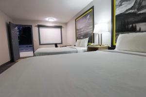 Super 8 by Wyndham Clearwater BC