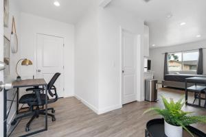 Cozy Central Studio for Monthly Living