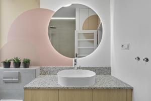 Elegant Terrace Suite - Heart of Old Town