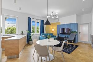 Elegant Terrace Suite - Heart of Old Town