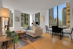 FiDi 1 BR w Work Setupby Anyplace - 11688