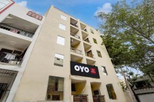 Hotel O Super Silverkey Galleria Market