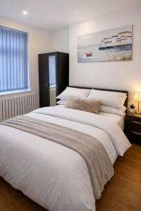 Stylish 1BR Apartment Fast WiFi 15 mins to Central London