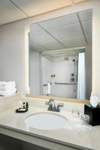 Memphis Riverline Hotel