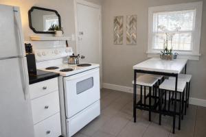 Beautiful Bungalow Next to UNC - Free Cruiser Bikes!