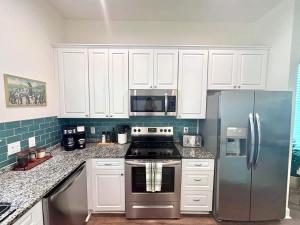 The Harmony Suite Near UF Shands & Downtown