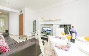 Nice Apartment In Brela With Wifi