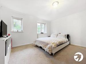6 Bed Longstay & Shortstay property with Wifi & parking sleeps 14