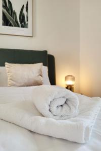 Romantische FeWo am Hafen mit gratis Bettwäsche-Paket und Terrasse