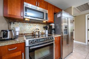 KBM Resorts FREE CAR Honua Kai Hokulani Ocean view 1-Bedroom Condo Stunning Sunsets HKH-344