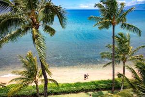 KBM Resorts FREE CAR Mahana Oceanfront 2-Bedroom Condo with Beautiful Nightly Sunsets MAH-611